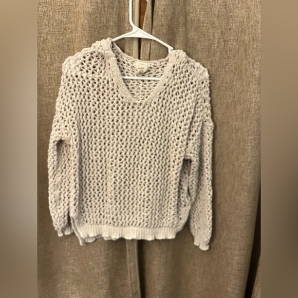 Nicole Miller Cream V-Neck Sweater - Picture 1 of 3